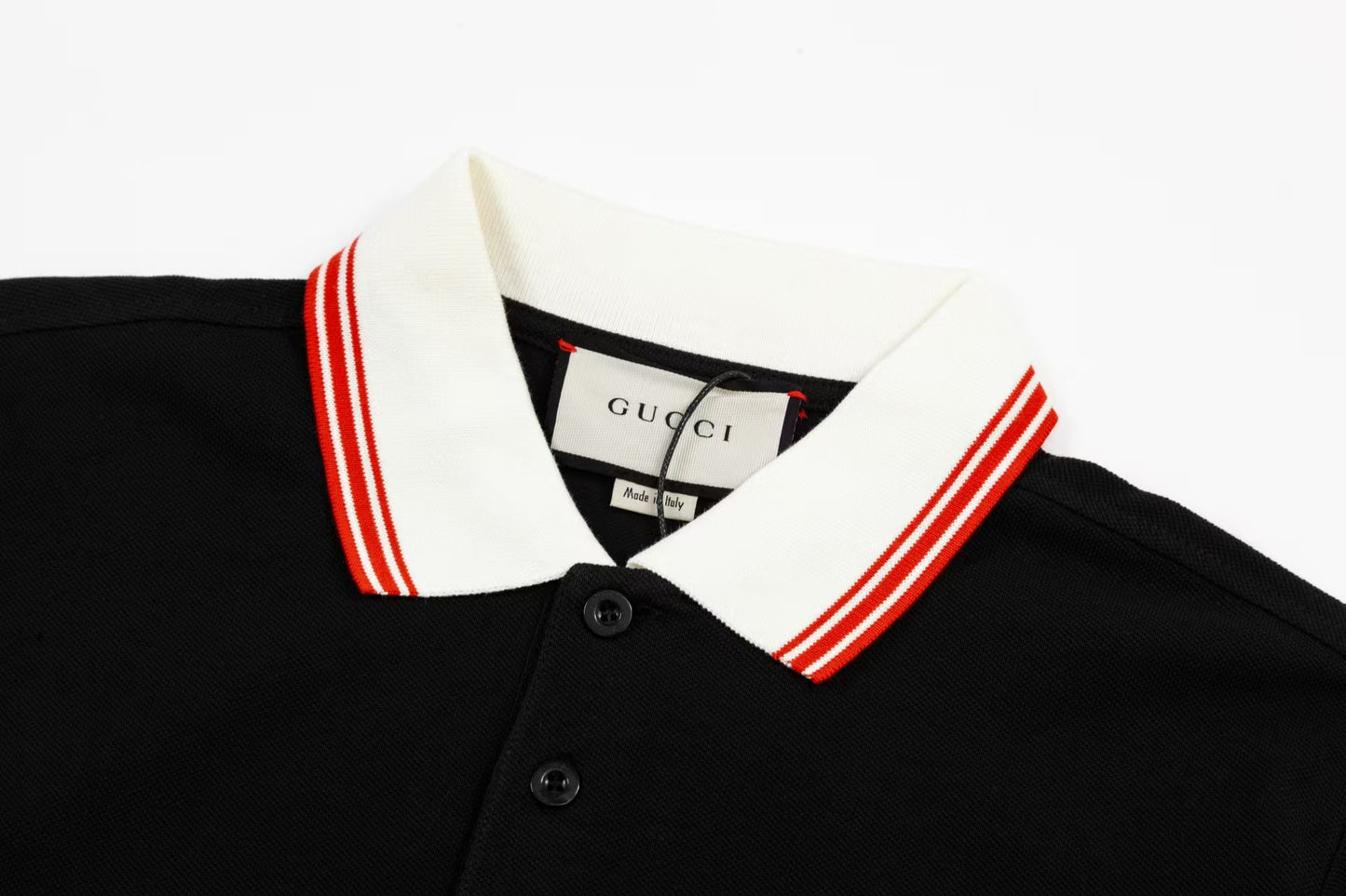 Contrast collar with patch embroidery