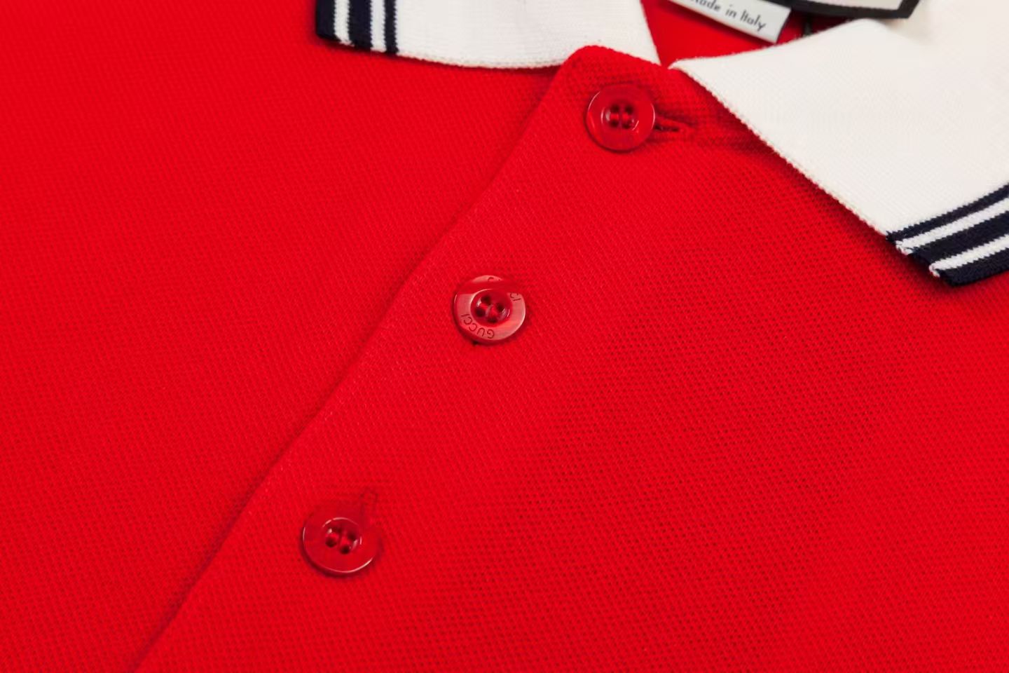 Contrast collar with patch embroidery