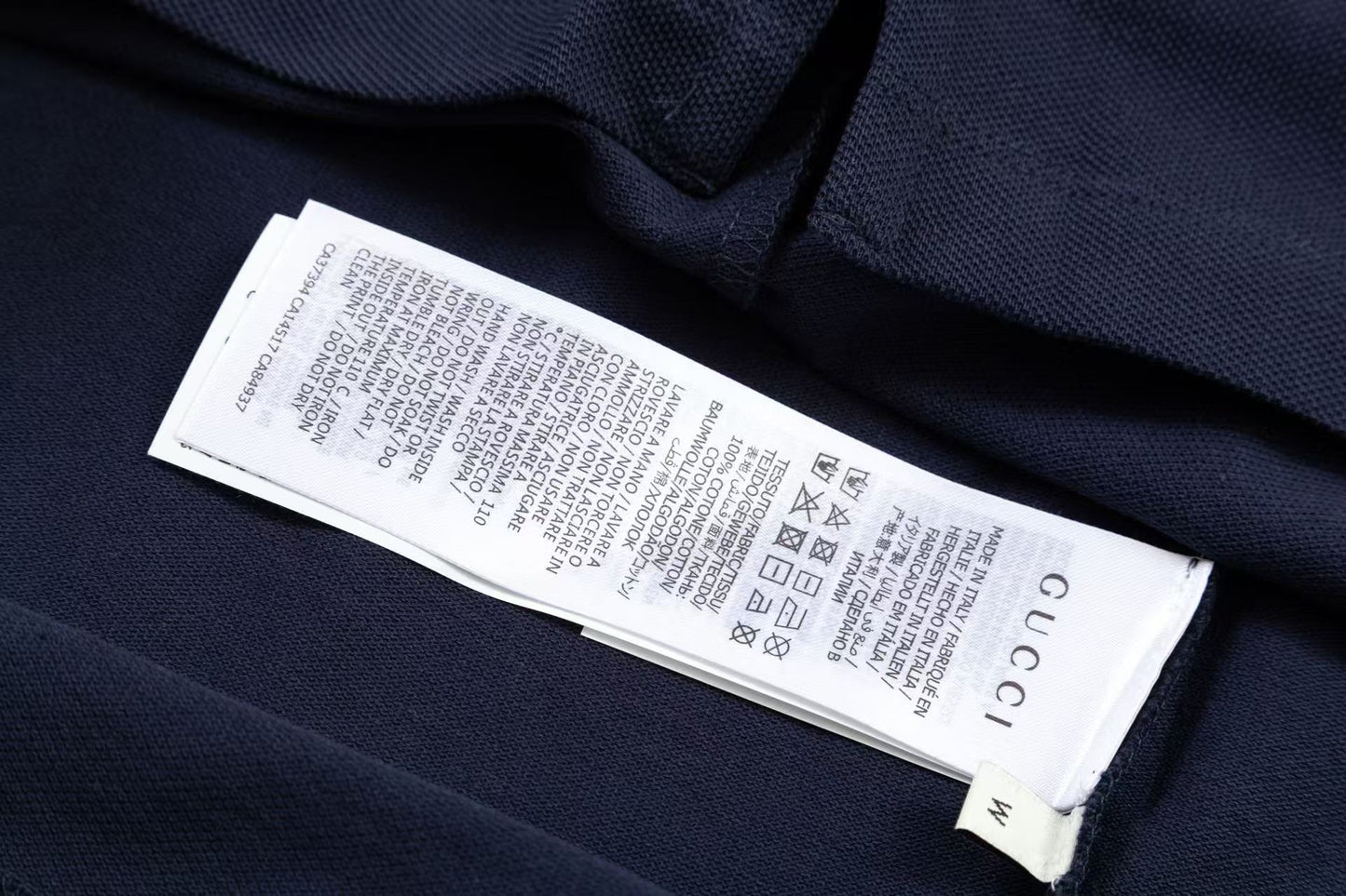 Contrast collar with patch embroidery